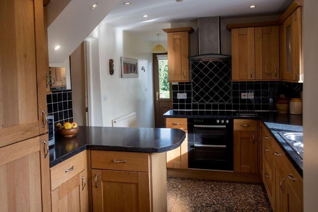 Perfect Cottage Retreat Near The Brecon Beacons Llanwrda Bagian luar foto