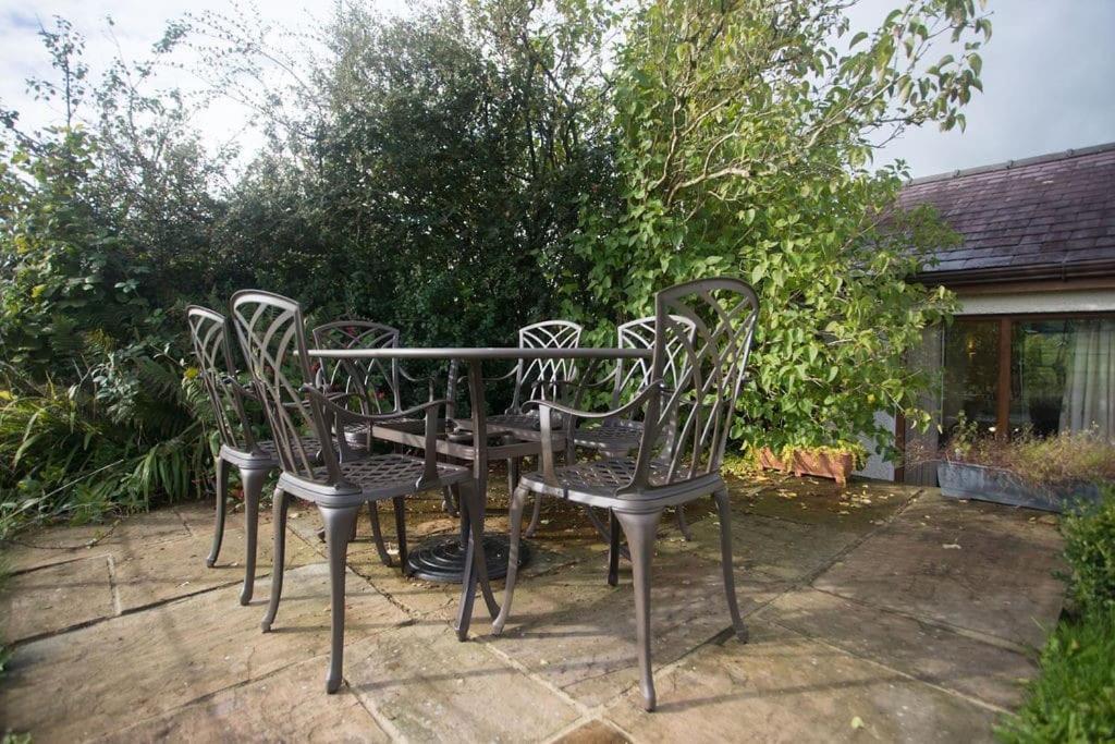 Perfect Cottage Retreat Near The Brecon Beacons Llanwrda Bagian luar foto